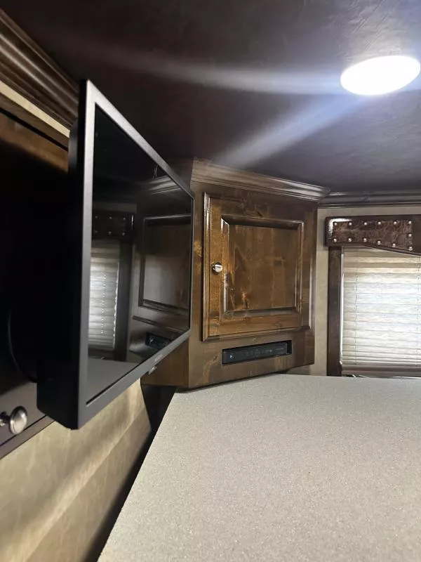 used Horse Trailers Elite Trailers  for sale, in Stephenville, TX Thumbnail 19