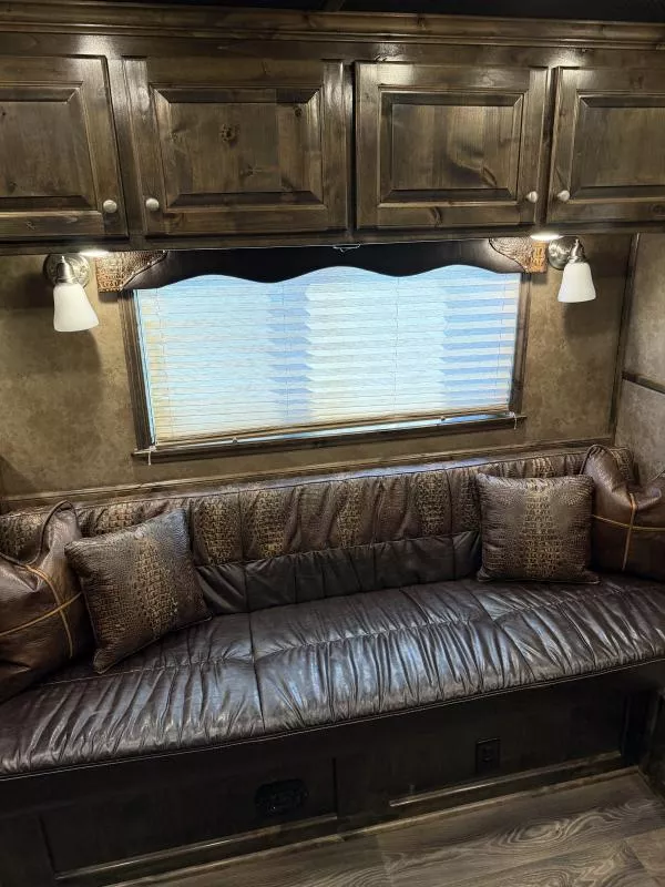 used Horse Trailers Platinum Coach  for sale, in Stephenville, TX Thumbnail 13