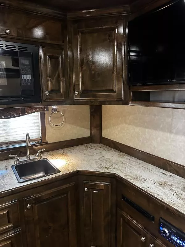 used Horse Trailers Elite Trailers  for sale, in Stephenville, TX Thumbnail 15