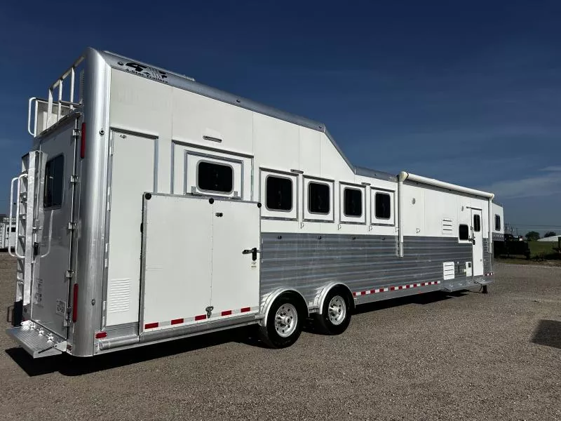 used Horse Trailers 4-Star Trailers  for sale, in Stephenville, TX Thumbnail 13