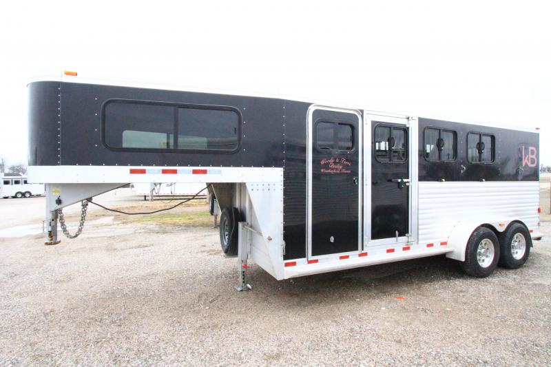 2013 CM CM Horse Trailer 2013 CM CM Horse Trailer