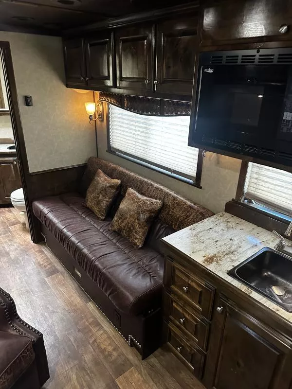 used Horse Trailers Elite Trailers  for sale, in Stephenville, TX Thumbnail 21