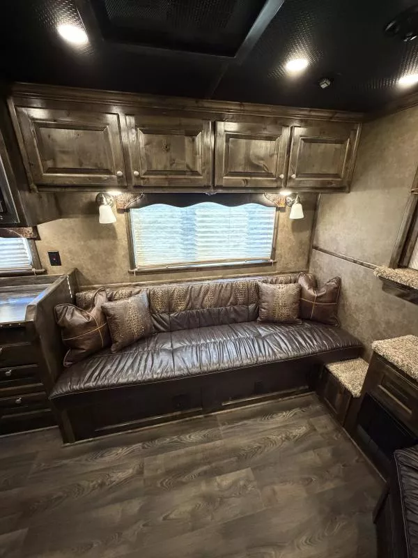 used Horse Trailers Platinum Coach  for sale, in Stephenville, TX Thumbnail 12