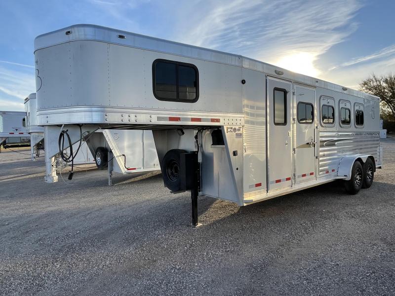 2003 Cherokee 4H GN - 4' Dressing Room 2003 Cherokee 4H GN - 4' Dressing Room