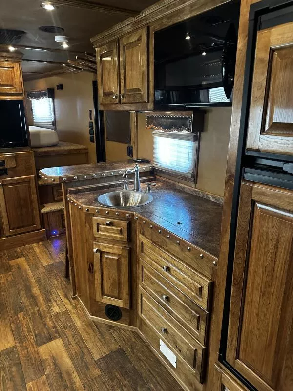 used Horse Trailers Hart Trailers  for sale, in Stephenville, TX Thumbnail 26