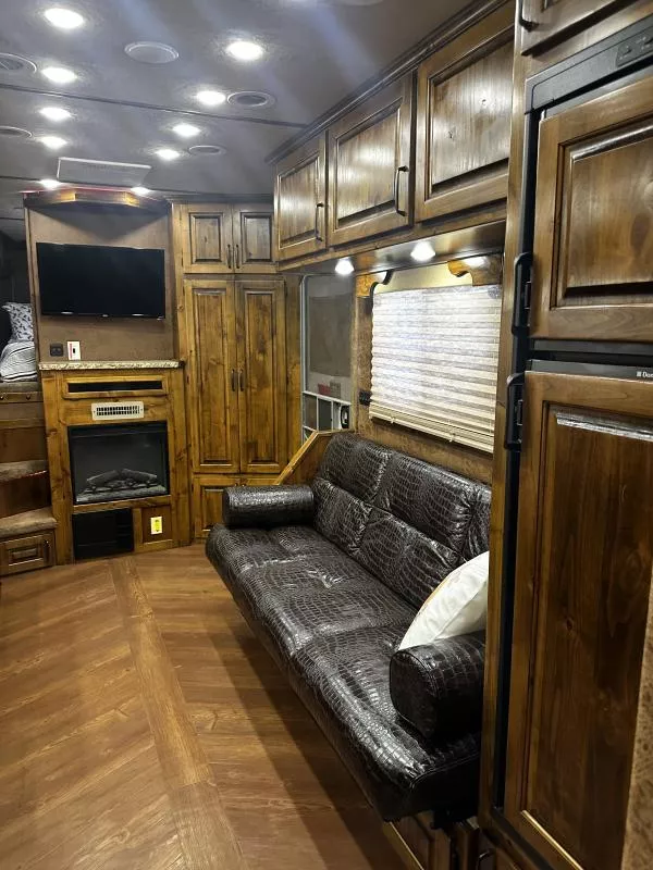 used Horse Trailers Platinum Coach  for sale, in Stephenville, TX Thumbnail 30