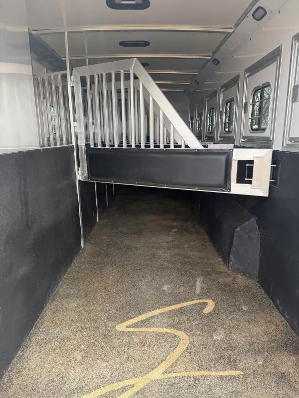 used Horse Trailers Hart Trailers  for sale, in Stephenville, TX Thumbnail 9