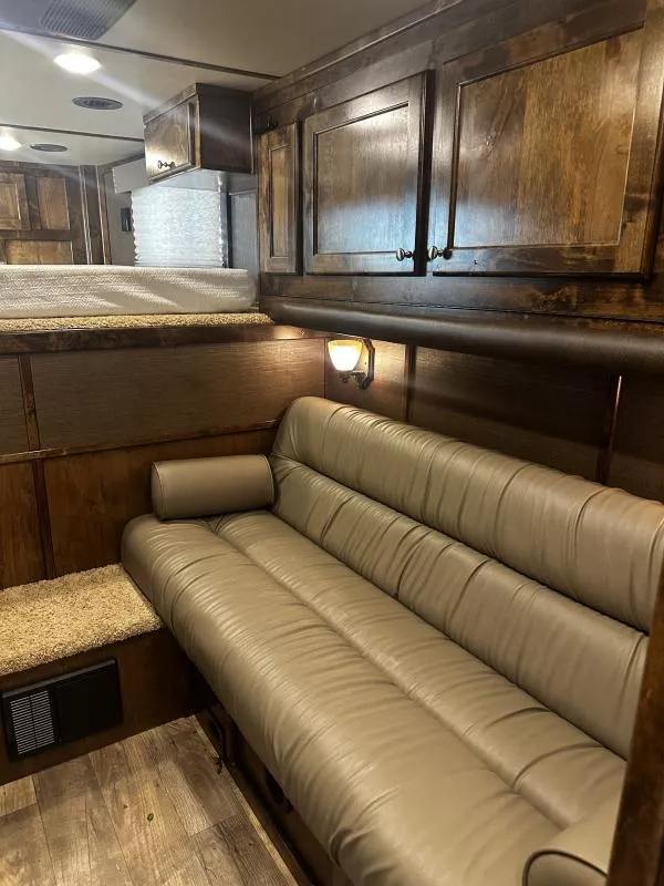 used Horse Trailers Platinum Coach  for sale, in Stephenville, TX Thumbnail 21