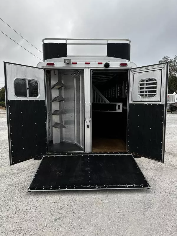 used Horse Trailers Platinum Coach  for sale, in Stephenville, TX Thumbnail 4