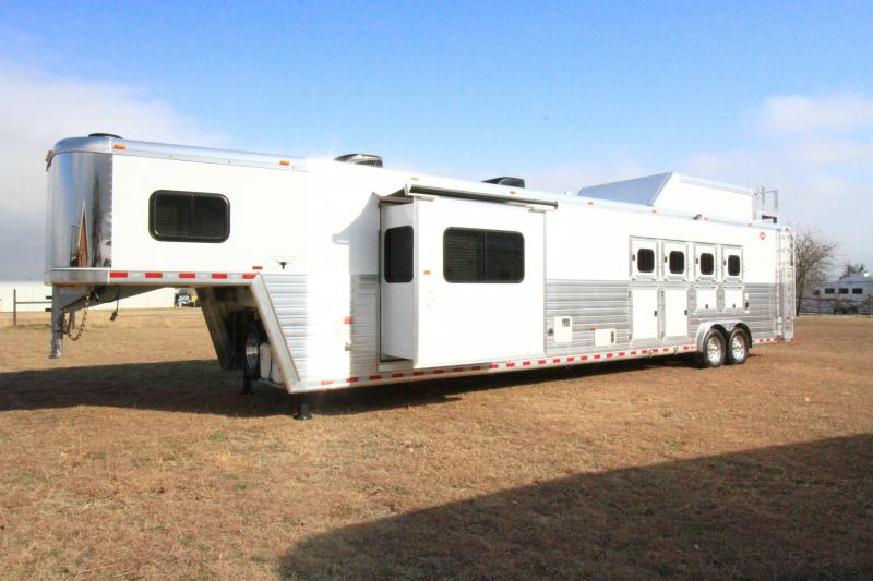 2021 Hart Tradition 4H 17'6 SW Outlaw LQ Slide Out Side Load Horse Trailer 2021 Hart Tradition 4H 17'6 SW Outlaw LQ Slide Out Side Load Horse Trailer