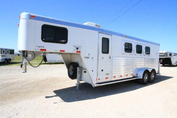 2005 Integrity 3H Weekend Package Horse Trailer 2005 Integrity 3H Weekend Package Horse Trailer