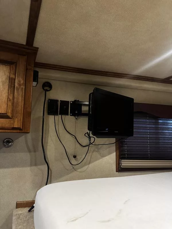 used Horse Trailers Elite Trailers  for sale, in Stephenville, TX Thumbnail 16
