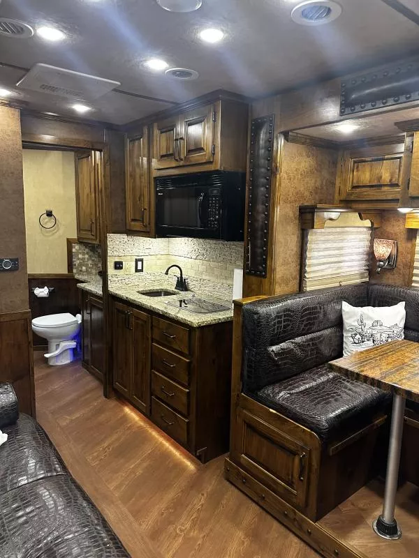 used Horse Trailers Platinum Coach  for sale, in Stephenville, TX Thumbnail 14