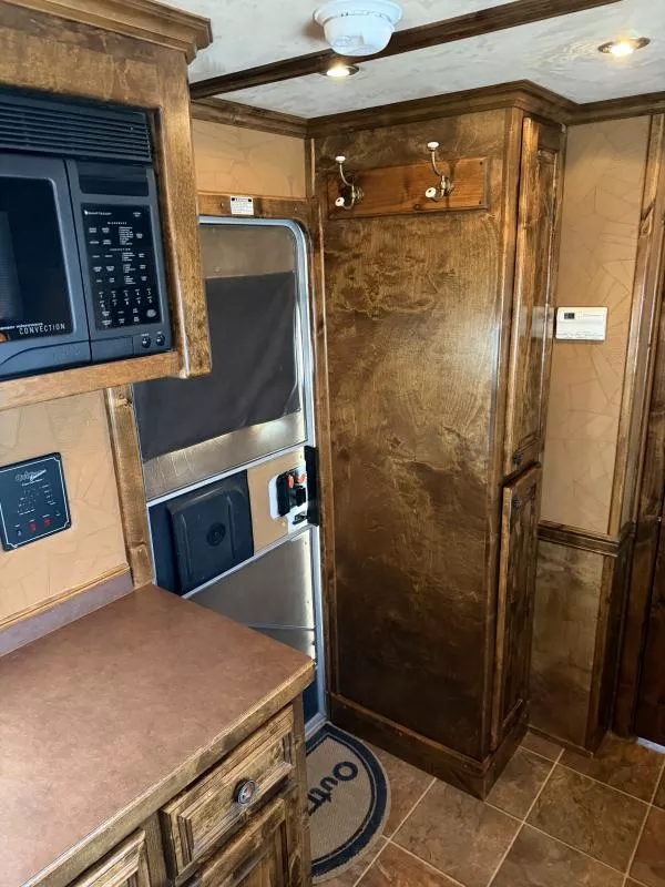 used Horse Trailers Hart Trailers  for sale, in Stephenville, TX Thumbnail 16