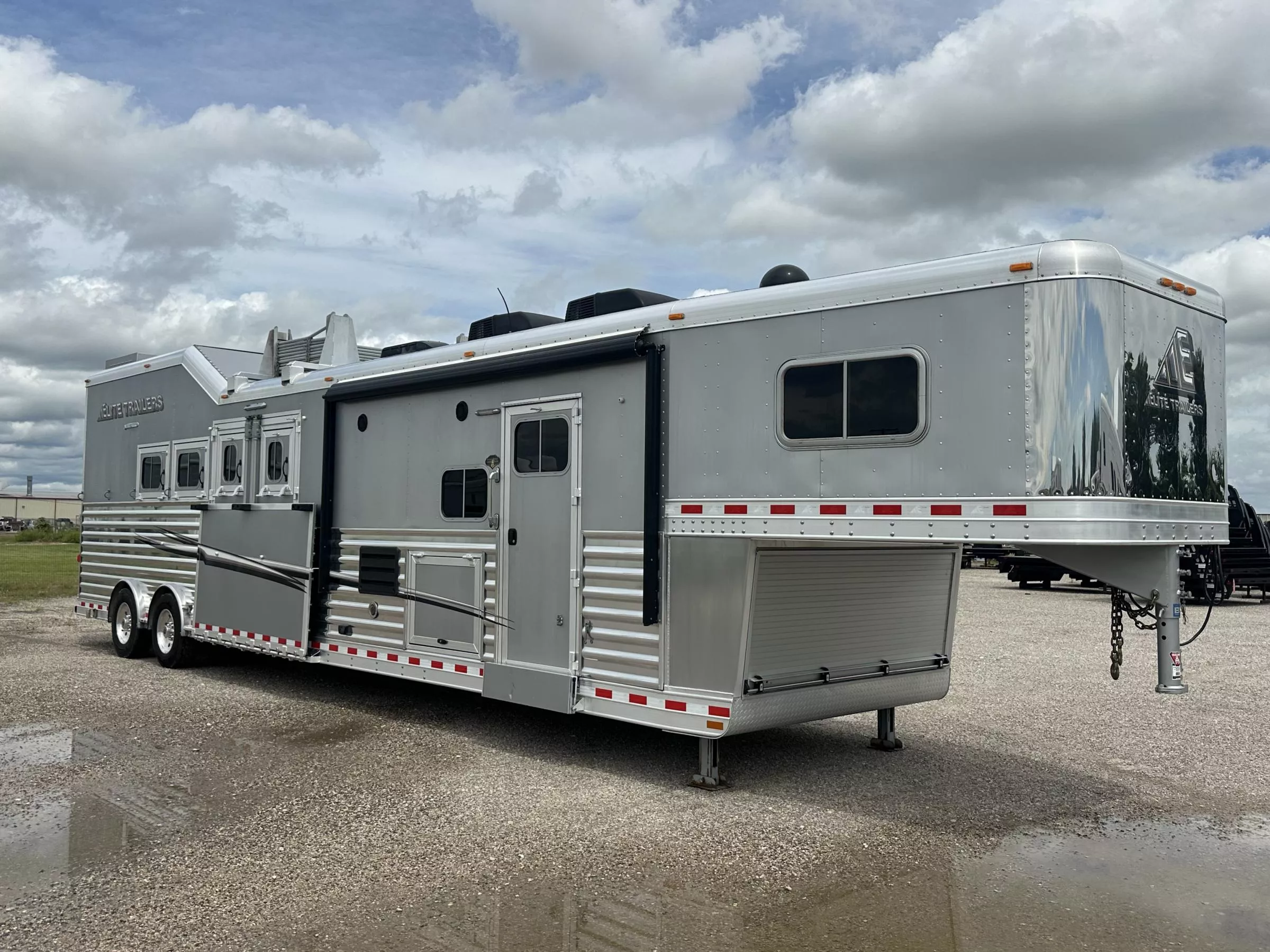 used Horse Trailers Elite Trailers  for sale, in Stephenville, TX Thumbnail 12