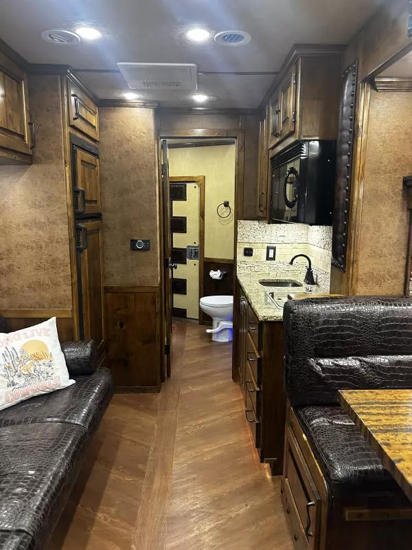 used Horse Trailers Platinum Coach  for sale, in Stephenville, TX Thumbnail 15