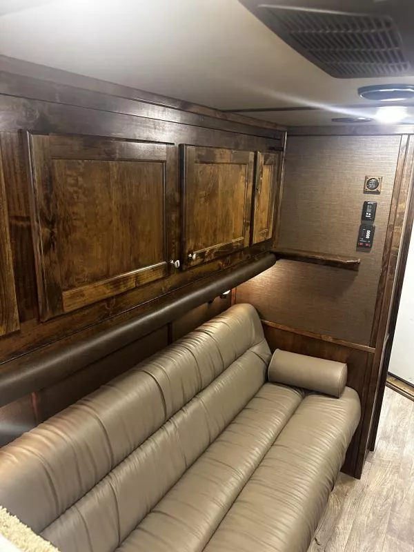 used Horse Trailers Platinum Coach  for sale, in Stephenville, TX Thumbnail 14