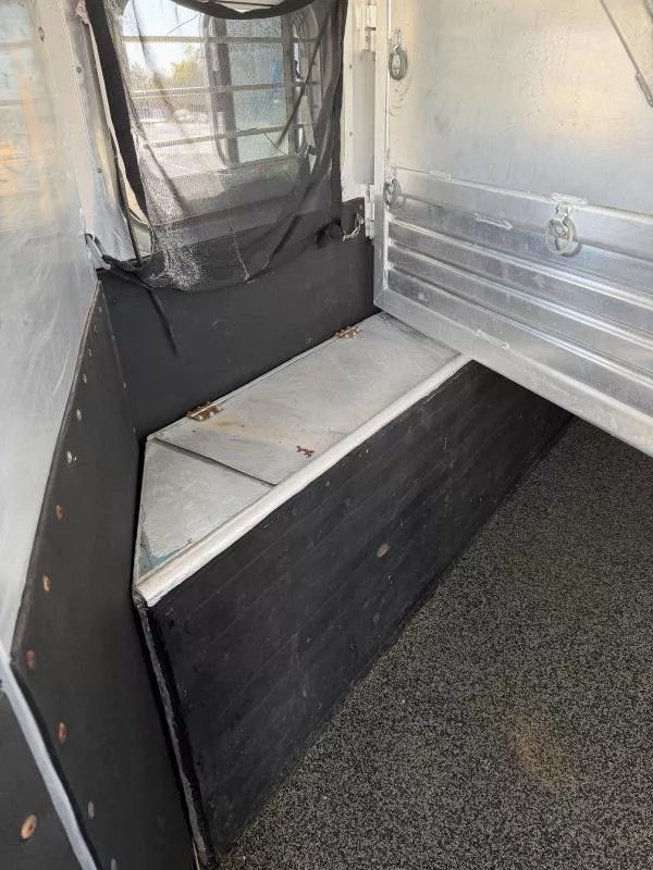 used Horse Trailers Featherlite  for sale, in Stephenville, TX Thumbnail 8