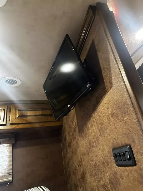 used Horse Trailers Platinum Coach  for sale, in Stephenville, TX Thumbnail 19