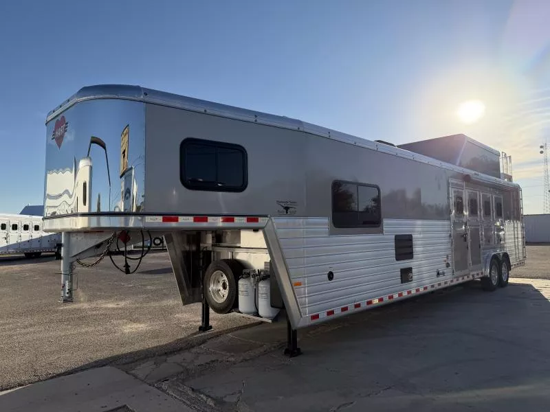 2025 Hart Trailers Tradition 4H 14' SW Side Load - Diesel Gen Horse Trailer