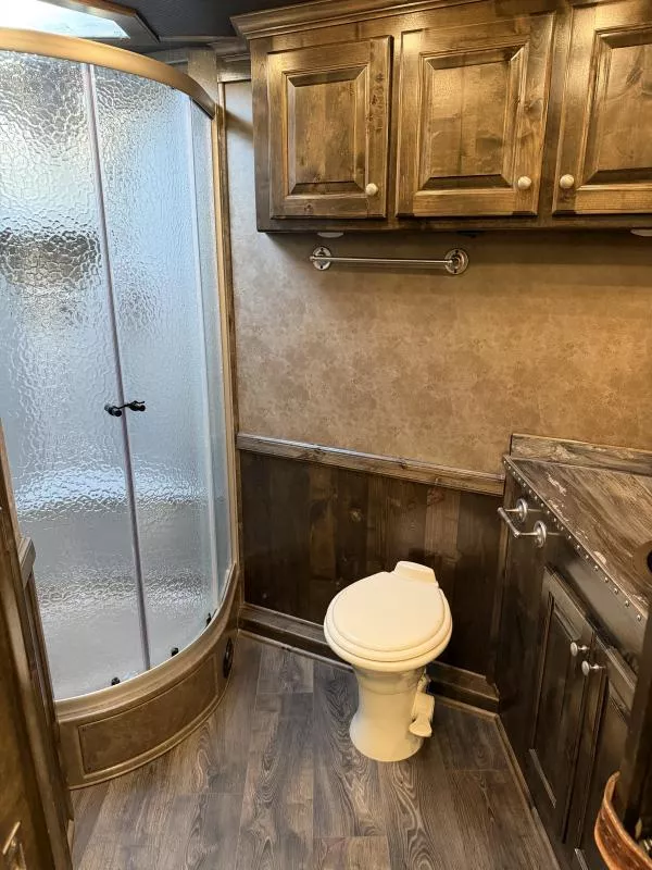 used Horse Trailers Platinum Coach  for sale, in Stephenville, TX Thumbnail 24