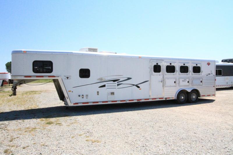 2003 Hart Ultimate 4H 13' SW w/ Midtack Horse Trailer 2003 Hart Ultimate 4H 13' SW w/ Midtack Horse Trailer