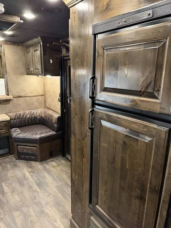 used Horse Trailers Platinum Coach  for sale, in Stephenville, TX Thumbnail 33