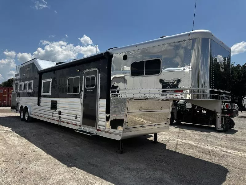 used Horse Trailers Platinum Coach  for sale, in Stephenville, TX Thumbnail 8