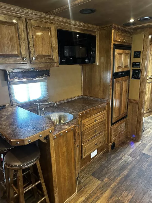used Horse Trailers Hart Trailers  for sale, in Stephenville, TX Thumbnail 13