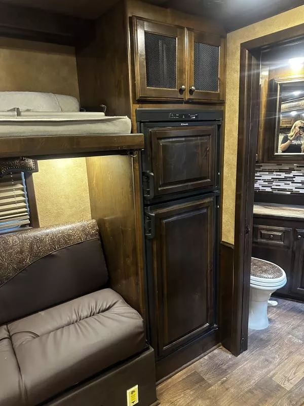 used Horse Trailers Platinum Coach  for sale, in Stephenville, TX Thumbnail 20