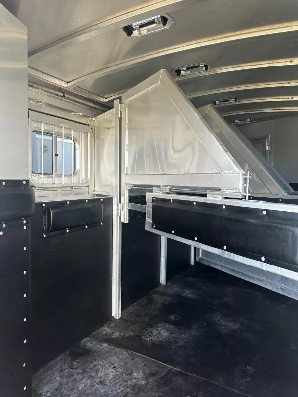 used Horse Trailers Platinum Coach  for sale, in Stephenville, TX Thumbnail 7
