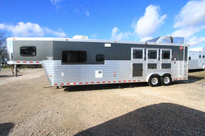 2016 Hart Tradition 3H 13' SW LQ Horse Trailer 2016 Hart Tradition 3H 13' SW LQ Horse Trailer