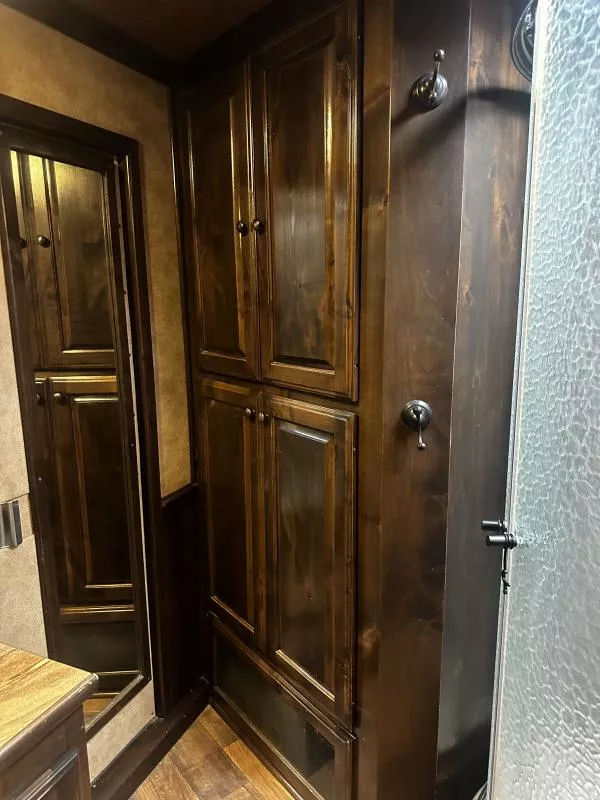 used Horse Trailers Platinum Coach  for sale, in Stephenville, TX Thumbnail 22