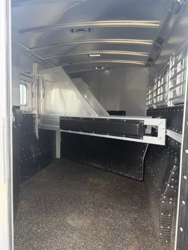 used Horse Trailers Platinum Coach  for sale, in Stephenville, TX Thumbnail 7