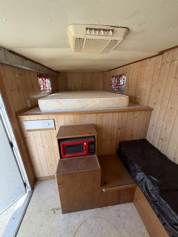 used Horse Trailers Featherlite  for sale, in Stephenville, TX Thumbnail 17