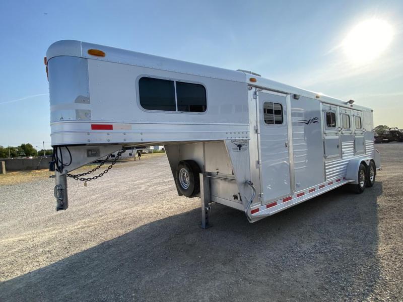 2004 Platinum 3 Horse 6' SW LQ 2004 Platinum 3 Horse 6' SW LQ