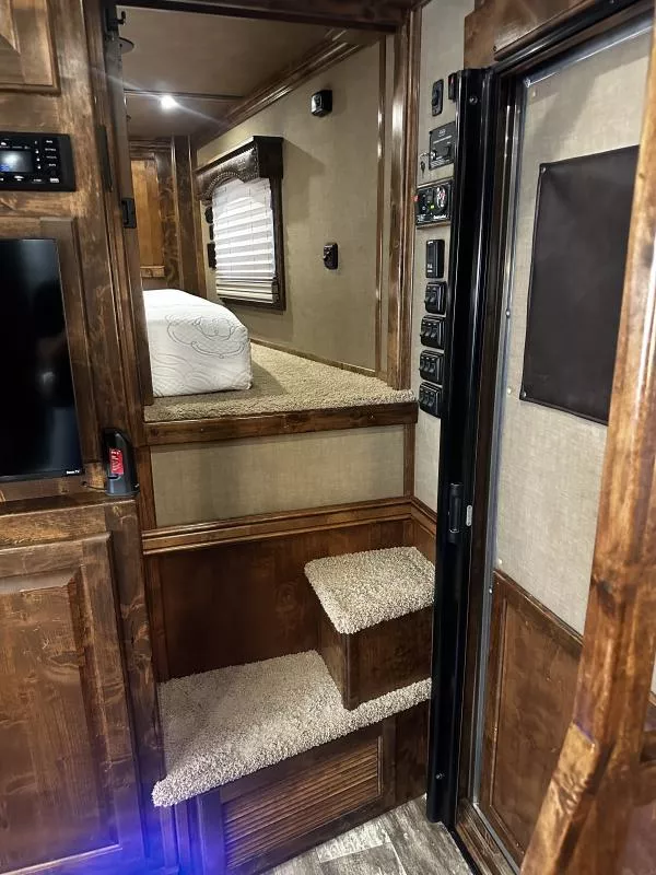 used Horse Trailers Hart Trailers  for sale, in Stephenville, TX Thumbnail 17