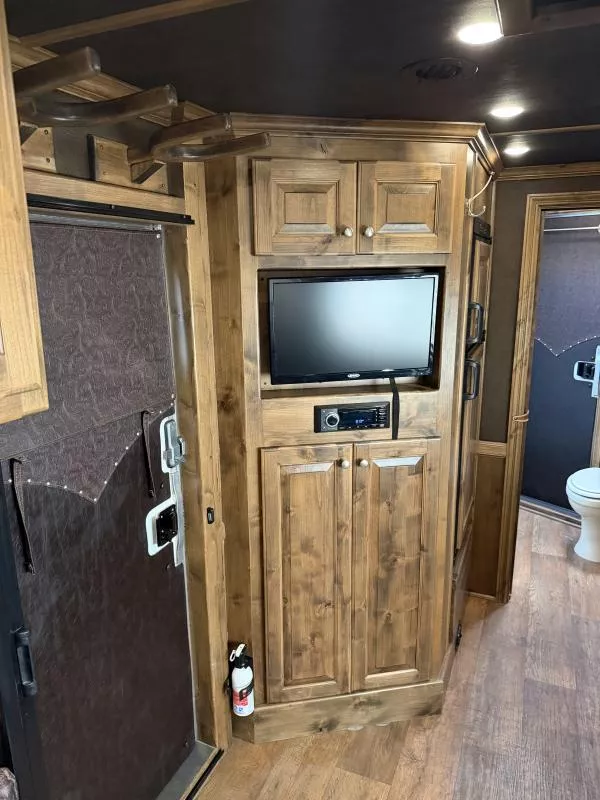 used Horse Trailers Elite Trailers  for sale, in Stephenville, TX Thumbnail 17