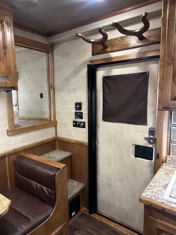 used Horse Trailers 4-Star Trailers  for sale, in Stephenville, TX Thumbnail 22