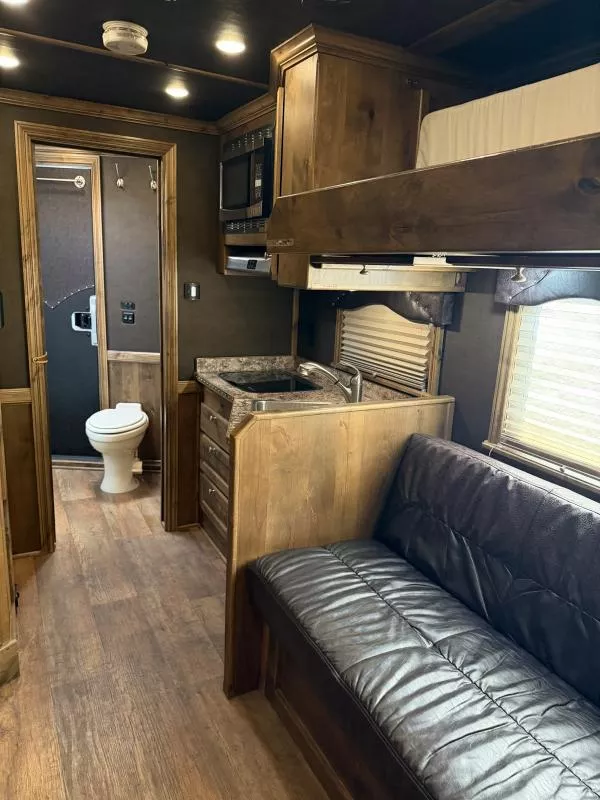 used Horse Trailers Elite Trailers  for sale, in Stephenville, TX Thumbnail 18