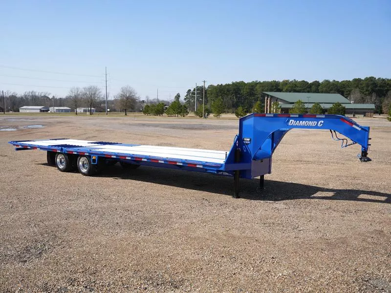 Diamond C 8.5 x 35 20K Pacesetter Goosneneck Equipment Trailer w/Max Ramps