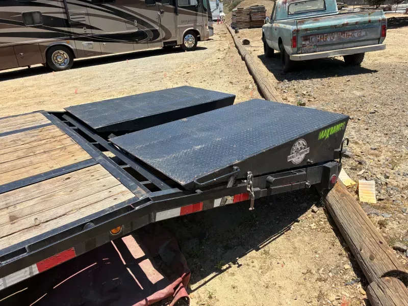 used Equipment / Flatbed Trailers Load Trail  for sale, in Corona, CA Thumbnail 10