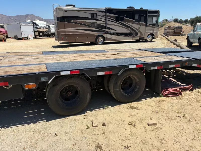 used Equipment / Flatbed Trailers Load Trail  for sale, in Corona, CA Thumbnail 7