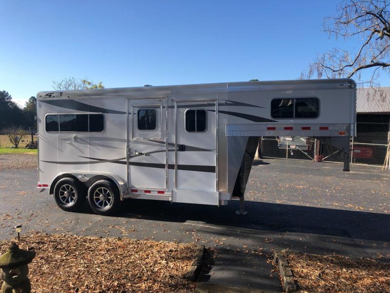 2022 4 Star 2 Horse GN Runabout with Quiet Ride 2022 4 Star 2 Horse GN Runabout with Quiet Ride