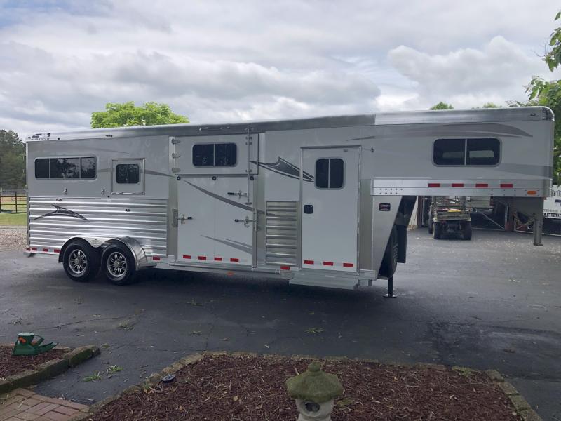 2023 4-Star Trailers 2 + 1 GN Horse Trailer 2023 4-Star Trailers 2 + 1 GN Horse Trailer