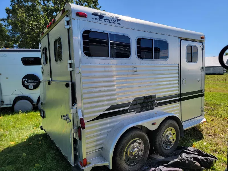 used Horse Trailers Four Star  for sale, in Minneapolis, MN Thumbnail 2