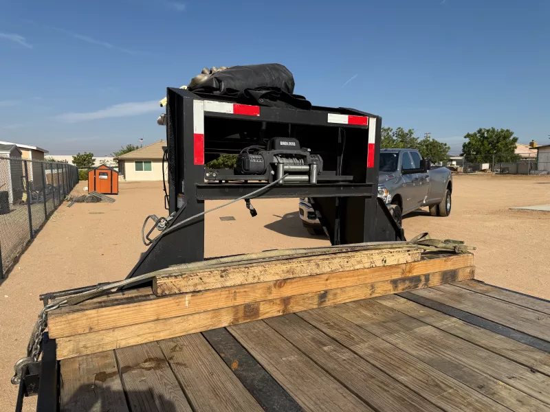 40’ PJ Gooseneck Trailer