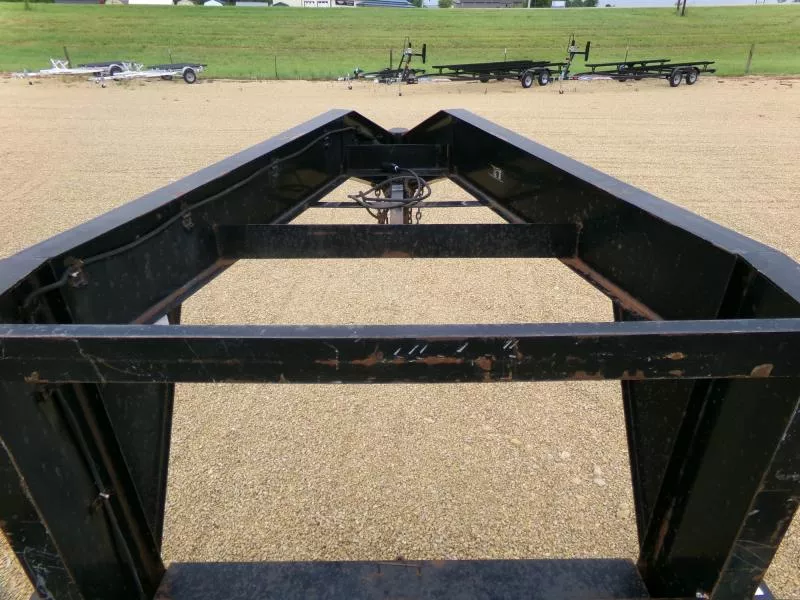 used Equipment / Flatbed Trailers Trailer Max  for sale, in Nashua, IA Thumbnail 13