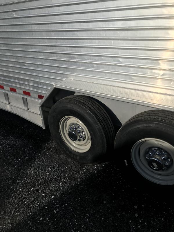 used Horse Trailers Featherlite  for sale, in Lexington, VA Thumbnail 6