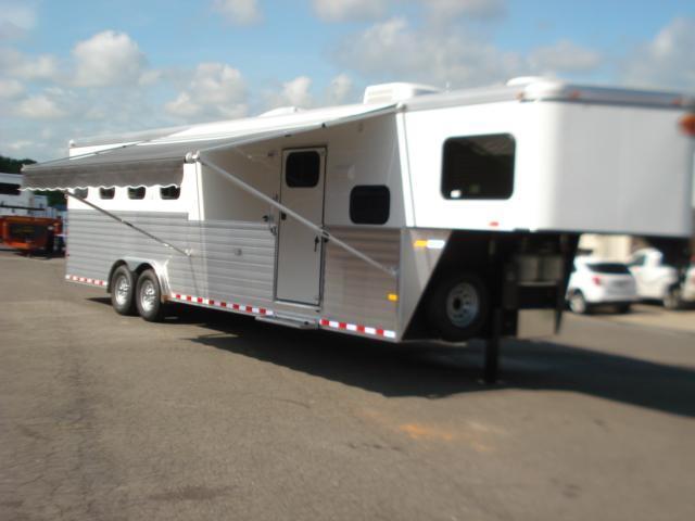 Clearance 2014 Sundowner Trailers 4H 8010 LQ Horse Trailer Clearance 2014 Sundowner Trailers 4H 8010 LQ Horse Trailer